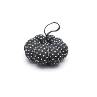 Coussin à épingles en forme de fleur avec cordon élastique noir pour épingles de couture et épingles à perles