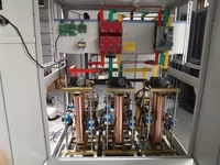 Stabilisateur de tension triphasé compensé SBW 100kVA 200kVA 250kVA 5000VA Régulateur de tension automatique SVC Cuivre