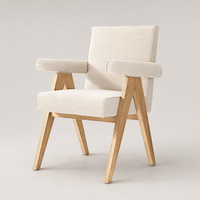 Fauteuil de salle à manger de luxe avec structure en chêne massif et assise rembourrée crème pour hôtel, restaurant, villa, projet de salle à manger