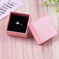Boîte à bijoux en carton de mode en gros matériaux recyclés pour couvercle de stockage de clous d'oreille et boîte de papier de base caisse d'emballage