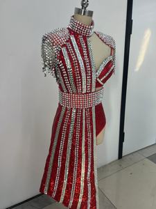Nouvelle <span class=keywords><strong>combinaison</strong></span> pour femme rouge, ornée de diamants scintillants, sexy, à découpes, pour la scène, design unique et brillant - Product Image 2