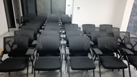 Chaises de salle de réunion ergonomiques modernes à hauteur réglable avec cadre en plastique à dos solide pour la formation