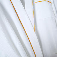 Peignoir en éponge gaufré de couleur blanche 100% coton confortable de luxe pour hôtel 5 étoiles avec impression personnalisée