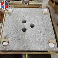 Base de parasol carrée en granit de 60 kg, plaque triangulaire robuste 304 #   Tube en acier inoxydable pour le marché de Dubaï