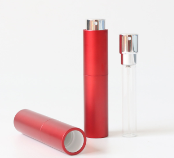 ขวดน้ำหอมสีแดง