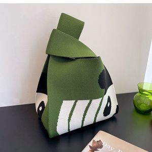 2025 nuevo bolso de punto Panda de la serie National Treasure con cierre <span class=keywords><strong>abierto</strong></span> con forro de poliéster bolsa de recuerdo de viaje bonita - Product Image 5