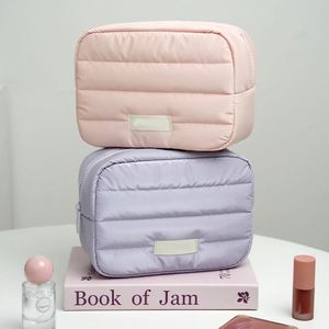 Bolsa de Aseo Portátil Acolchada al por Mayor, Bolsa de Maquillaje de Tela Suave de Alta Calidad, Bolsa de Almacenamiento Impermeable para Cosméticos - Product Image 1