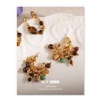Pendentif Femme Original Style Français Vintage Luxe Léger Niche en Pierre Naturelle Lapis Lazuli, Coquillage et Œil de Tigre avec Pompon