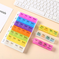 Organisateur de pilules hebdomadaire coloré à 28 compartiments, 4 prises par jour, en PP, boîte à médicaments portable détachable pour personnes âgées avec braille