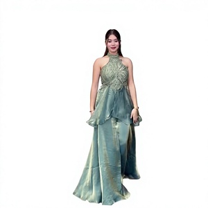 Ensemble Kurti élégant rose en rayonne mi-longueur à séchage rapide toutes saisons, orné, avec col halter et pantalon palazzo large, idéal pour les fêtes, Inde - Product Image 1