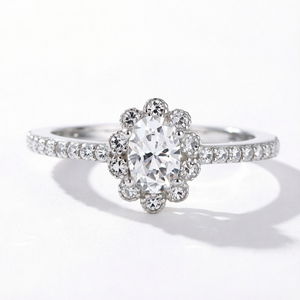Anillos de Moda de Plata 925 de KIVORA, Anillos de Boda para Mujer con Moissanita Ovalada de 1CT D VVS1, Engaste de Garras, Baño de Rodio - Product Image 1