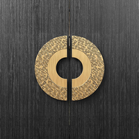 Poignées de porte modernes en bois massif semi-circulaire sculptées en aluminium de style chinois pour doubles portes en verre dans les chambres privées de l'hôtel