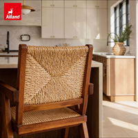 Armoires de cuisine en bois massif de noyer traditionnel, style Shaker, bicolores, sur mesure, de la marque Alland Group, avec un design Flak Pack mis à jour.