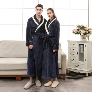 <span class=keywords><strong>Peignoir</strong></span> en flanelle à carreaux ananas d'hiver unisexe épaissi <span class=keywords><strong>grande</strong></span> <span class=keywords><strong>taille</strong></span> longueur au genou Robe tissée à la mode pour les couples - Product Image 4