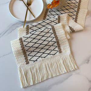 Runner da Tavola Francese Boho con Motivo Geometrico Colorato per Decorazioni Baby Shower e Cena - Product Image 1