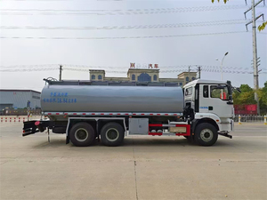Camion de transport d'eau et de carburant Shacman 6x4 de 20 000 <span class=keywords><strong>litres</strong></span> ; Capacité personnalisable pour les citernes à diesel et à essence. - Product Image 5