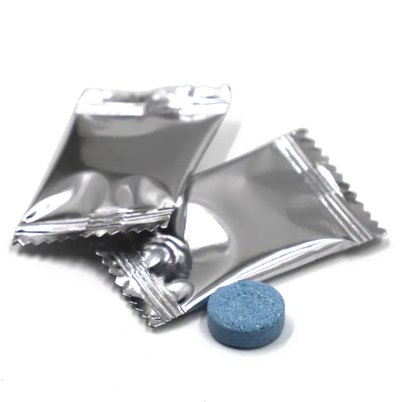 Auflösen von Frostschutzscheiben-Wasch tabletten