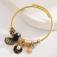 Bracelet manchette thème marin pour femme, pendentif coquillage coloré, perles facettées, bracelet souple, accessoire de vacances, fournisseur en gros