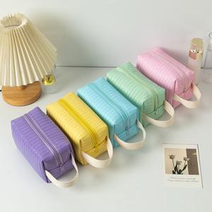 กระเป๋าเครื่องสำอางสำหรับเดินทางหนัง PU กันน้ำได้สำหรับผู้หญิงความจุปานกลางมีซิปเปิดฝาปิดกระเป๋าเครื่องสำอางแบบนิ่มสามารถซักได้ - Product Image 2