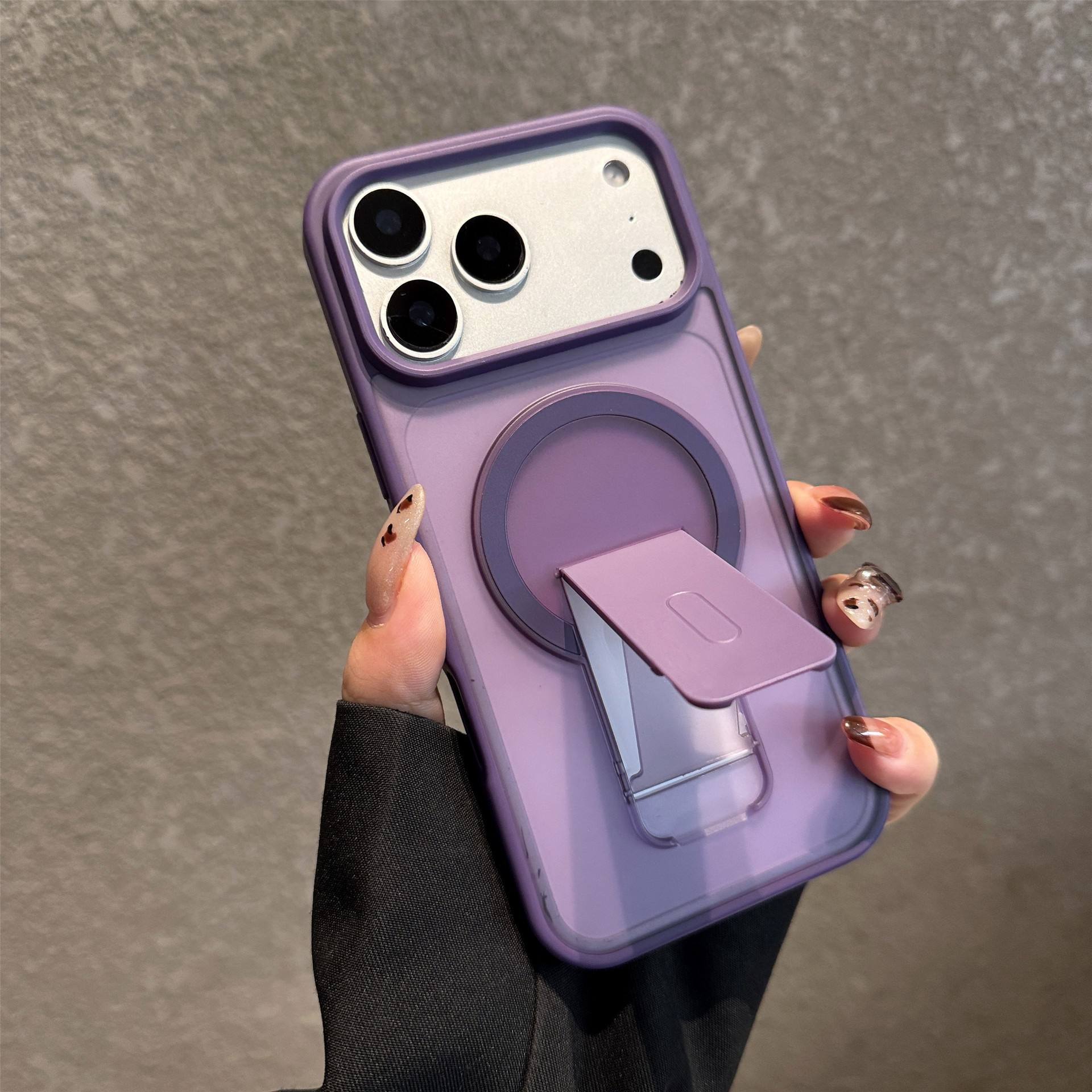 สีม่วงเข้ม