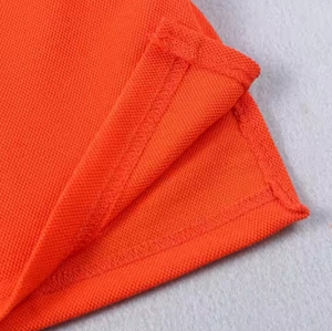 Polo promotionnel personnalisé en polyester coloré avec logo pour entreprise - Product Image 3