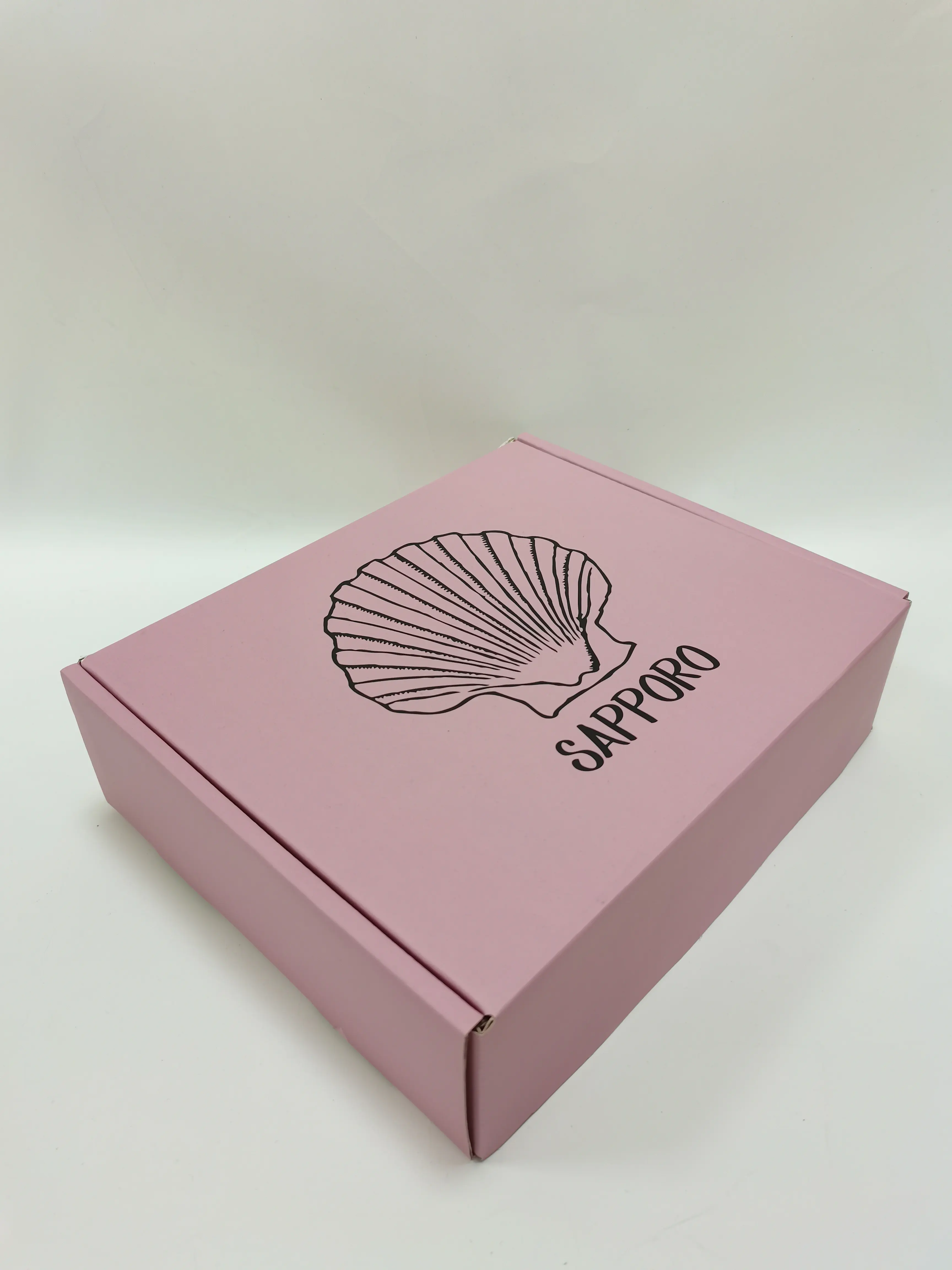 Customize gift box and cosmetic box packaging carton packaging according to your own logo