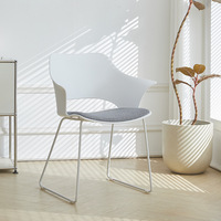 Chaise de salle à manger moderne légère, imperméable, facile à nettoyer, avec coussin amovible doux, en tissu plastique écologique, faible MOQ pour hôpitaux