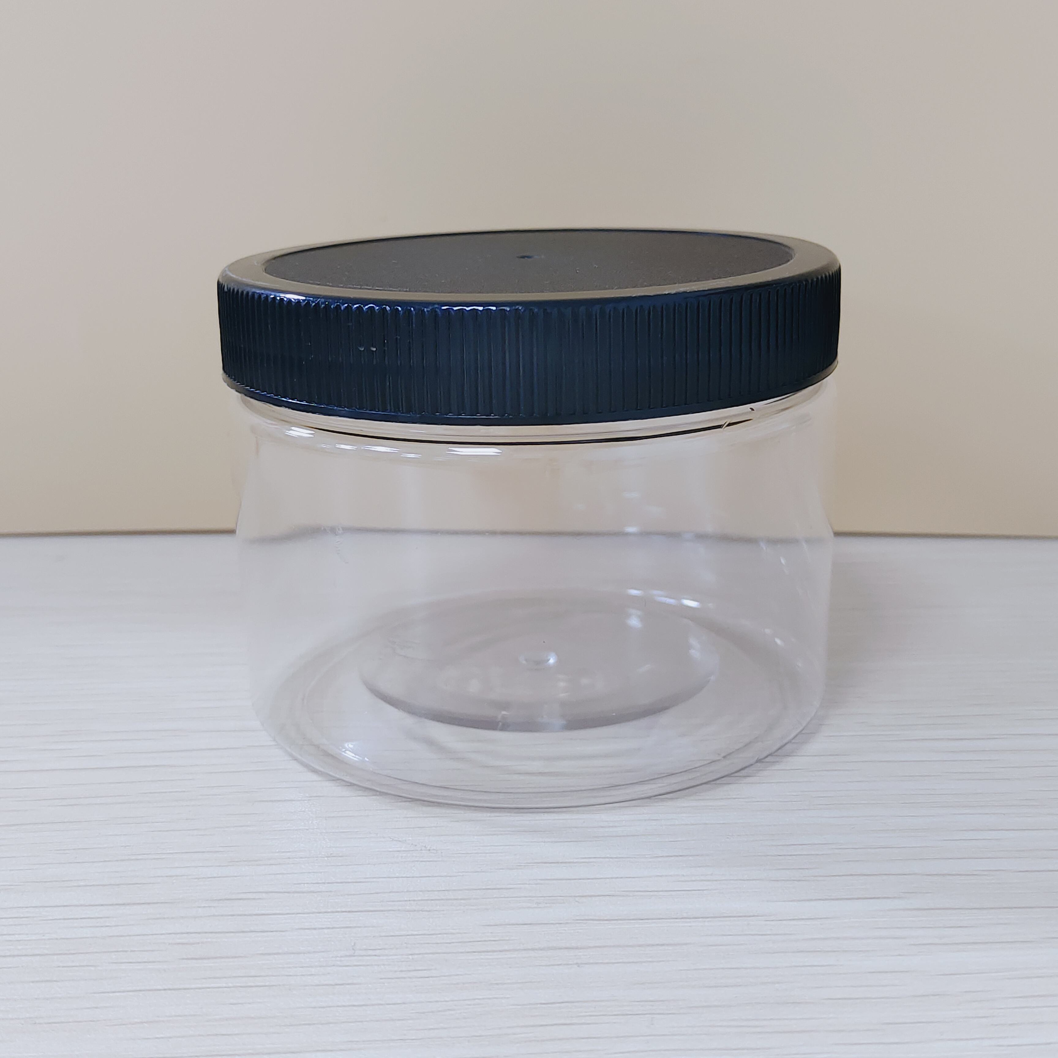 定制批发0.5盎司至8盎司面霜发胶宠物塑料罐带盖