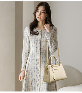 กระเป๋าถือผู้หญิงแฟชั่นคุณภาพสูง หนัง PU ขนาดใหญ่ สั่งทำโลโก้ได้  กระเป๋าโท้ทสุดหรู - Product Image 4