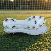 Semelles de chaussures de football en TPU légères, confortables, hautement élastiques, haute durabilité, résistantes à l'eau, antidérapantes, personnalisables, logo personnalisé