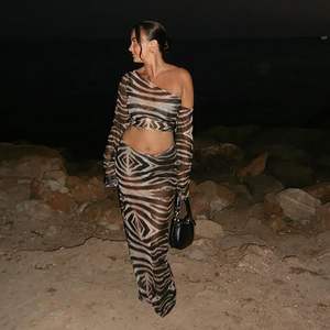 Ensemble haut en mousseline de soie à épaules dénudées et jupe longue pour femme, imprimé numérique asymétrique, extensible, tenue de plage pour les vacances - Product Image 6