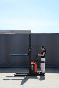 Heli 1.5ton Standaard Op Elektrische Stapelaar Aangedreven Lift Stapelaar Met Loodzuur Accu Lift Hoogte 3000Mm 3500Mm - Product Image 4