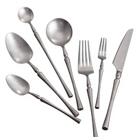 YolecenVintage Western Light Luxe Rétro Alimentaire Couteau Fourchette Cuillère 304 Acier Inoxydable Steak Vaisselle En Forme De Glace Dessert Gâteau
