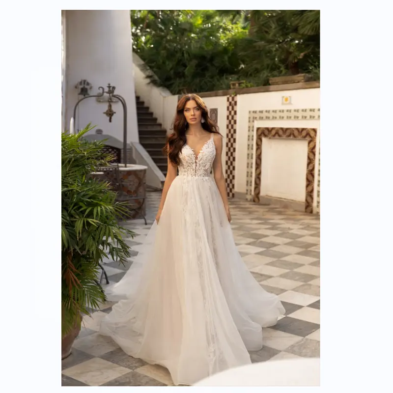 2023 Luxury Bridal Gown Lace Flower Embroidered Spaghetti Strap Sweetheart Neck Ivory Ball Gown Wedding Dress for Women Elegant