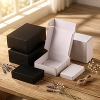 Boîte d'expédition pliable en carton ondulé épaissi, design créatif, impression quadricolore pour emballage cadeau et e-commerce