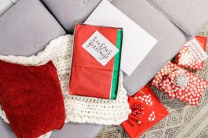 Boîtes cadeaux carrées <span class=keywords><strong>en</strong></span> carton blanc American Greetings avec couvercles, fabriquées <span class=keywords><strong>en</strong></span> Chine, pour anniversaires, fêtes et toutes occasions (6 boîtes 9'' x 9'') - Product Image 4
