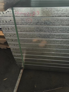 Goulotte de câblage industrielle ventilée en acier, finition galvanisée à chaud, capacité de 80 câbles, pour environnements extérieurs difficiles - Product Image 5