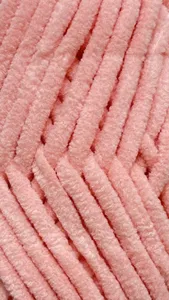 Fornecimento de fábrica na China 100g 100% poliéster grosso e fofo veludo chenille amigurumi cobertor grosso fio de tricô de pelúcia para bebês