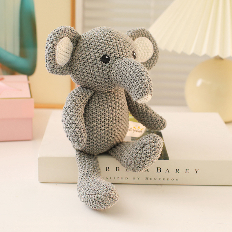 Elefante in piedi 25 cm-011 kg