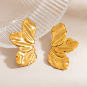 Boucles d'oreilles pendantes en forme de fleur, couleur or 18 carats, alliage de zinc, design géométrique, tige en acier inoxydable EH12039 - Product Image 2