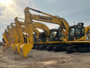 Machine d'occasion d'occasion PC220 de bonne qualité Komatsu PC220 excavatrice hydraulique sur chenilles de 22 tonnes à vendre - Product Image 6
