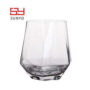 Verre à <span class=keywords><strong>whisky</strong></span> artisanal 300 ml, design nordique créatif, bord doré, en verre minéral transparent, fabriqué à la machine, motif géométrique diamant personnalisé - Product Image 1