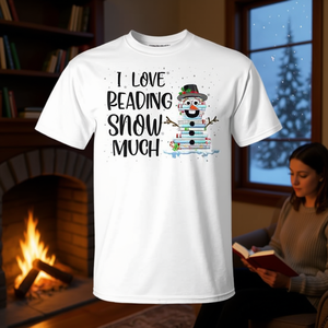 T-shirt « J'aime lire » avec motif de neige et de Noël pour les amateurs de livres et les lecteurs - Product Image 2