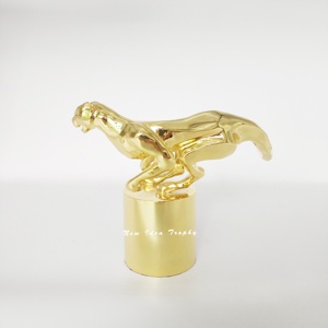 Biểu Tượng Tùy Chỉnh Leopard Vàng Kim Loại Thủ Công Mỹ Nghệ Bức Tượng <span class=keywords><strong>Flash</strong></span> Bán Nhựa Điêu Khắc Bức Tượng Nhà Văn Phòng Trang Trí Và Giải Thưởng Lưu Niệm - Product Image 4