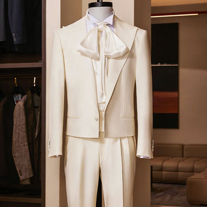 <span class=keywords><strong>Traje</strong></span> de Blazer de Poliéster <span class=keywords><strong>para</strong></span> <span class=keywords><strong>Hombre</strong></span> con Lazo de Satén <span class=keywords><strong>Blanco</strong></span> Crema, Silueta Entallada, Caída Fluida, Lujo <span class=keywords><strong>para</strong></span> Novio en Bodas y Eventos Formales - Product Image 2