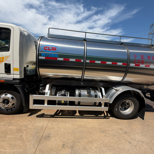 Camion-<span class=keywords><strong>citerne</strong></span> à lait de qualité <span class=keywords><strong>alimentaire</strong></span> Sinotruk Howo 4x2 8000L-10000L, camion isotherme pour la livraison de lait frais - Product Image 3