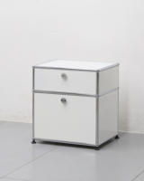Meuble TV en métal de style européen populaire, meuble de rangement pratique, parfait pour petit salon, villa, ou zone de détente.