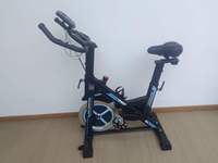 Vélo de spinning magnétique pour entraînement cardio, vélo d'appartement silencieux à transmission par courroie, résistance magnétique, affichage numérique, vélo d'exercice