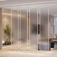 Paravent moderne en verre trempé à effet d'ondulation, cadre en acier inoxydable brossé doré, pour plafond/sol