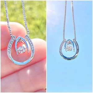 Collier en cristal élégant en forme de cœur pour femme, porte-bonheur pour l'amour, vente en gros de haute qualité - Product Image 3